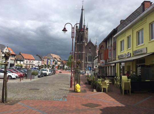 Zware wolken boven de markt Zware wolken boven de markt